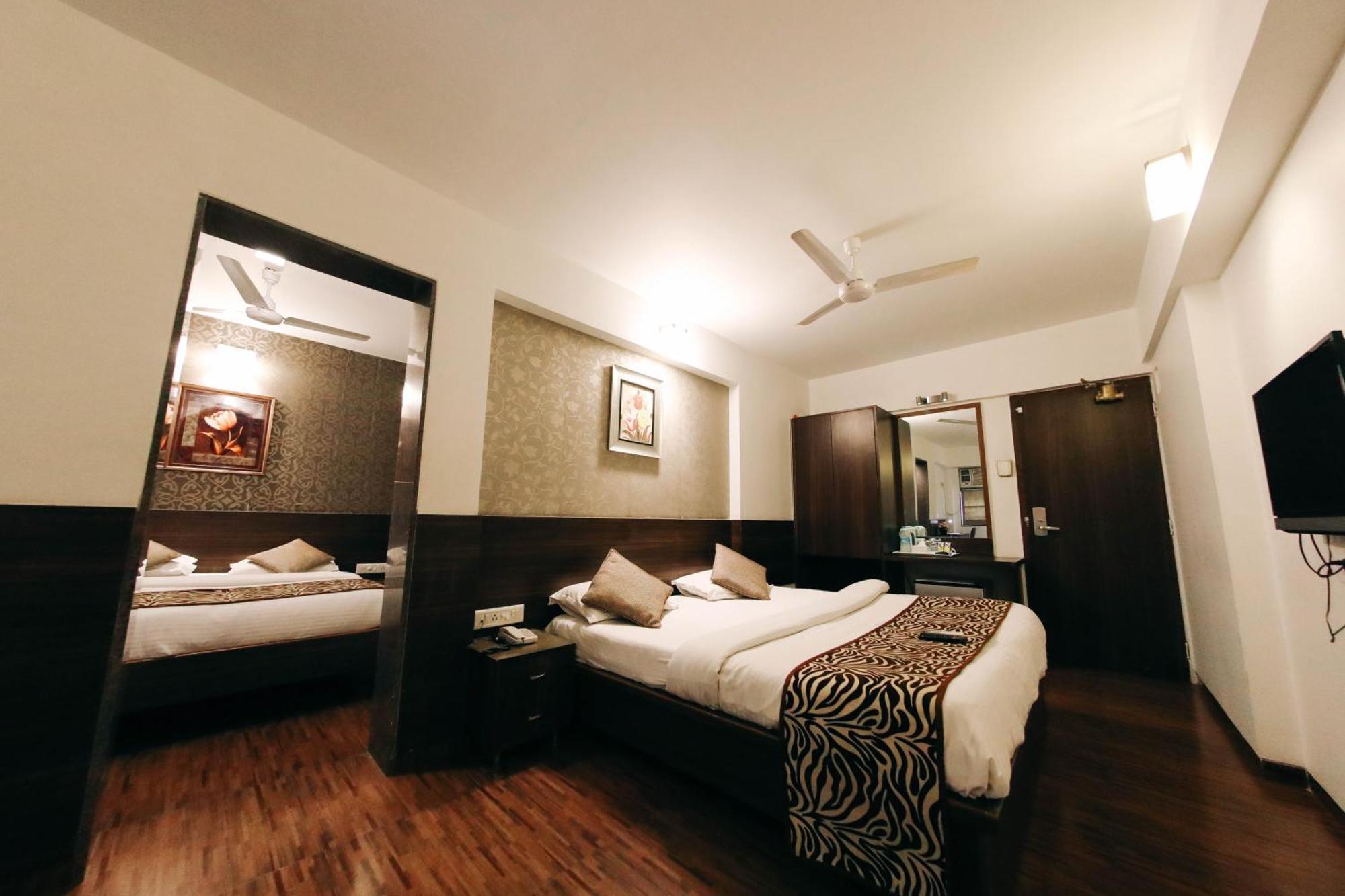 Hotel Maharana Inn Chembur Bombaim Exterior foto