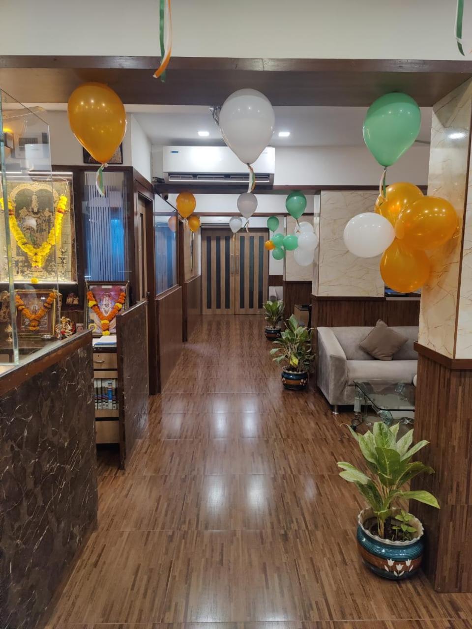 Hotel Maharana Inn Chembur Bombaim Exterior foto