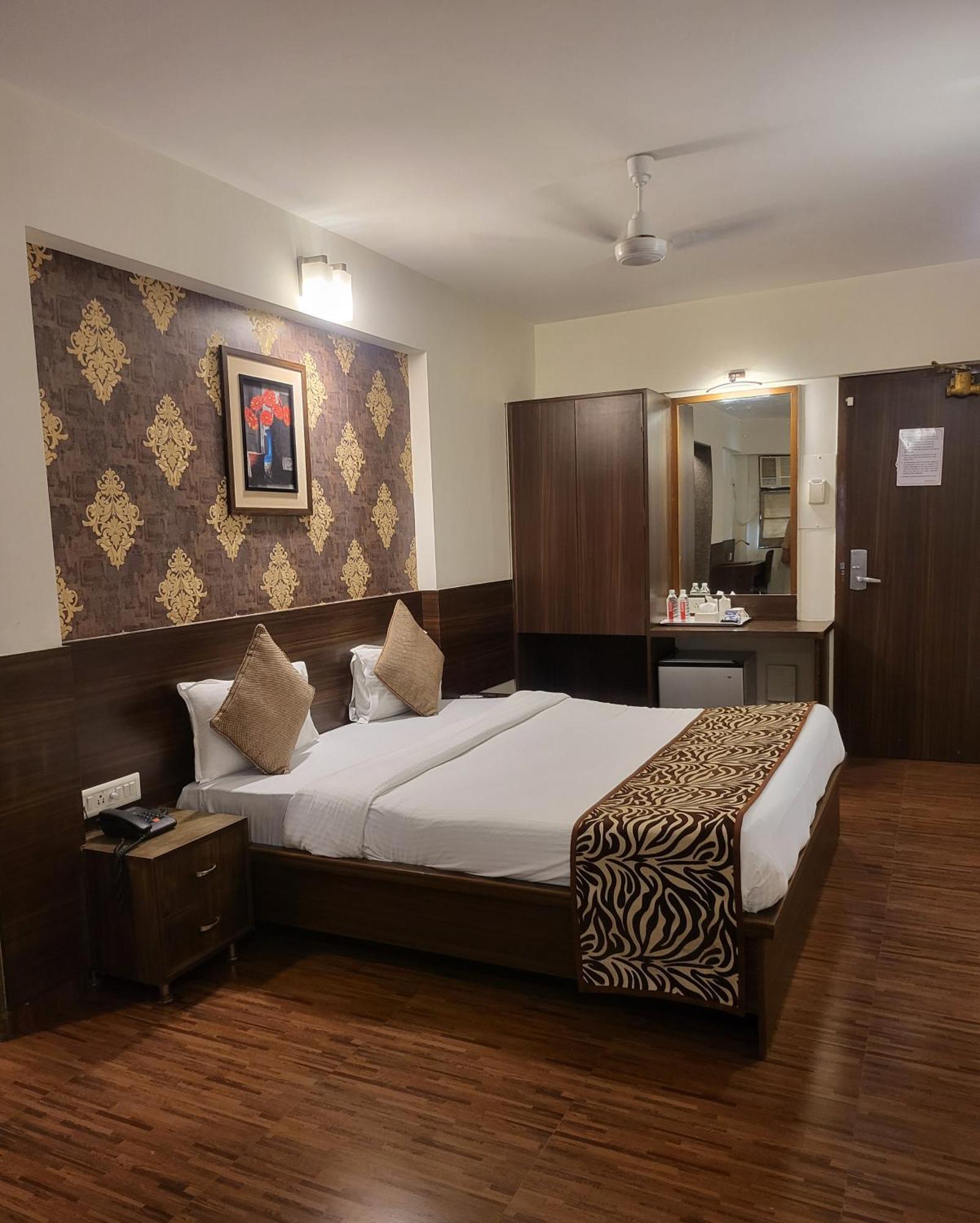 Hotel Maharana Inn Chembur Bombaim Exterior foto