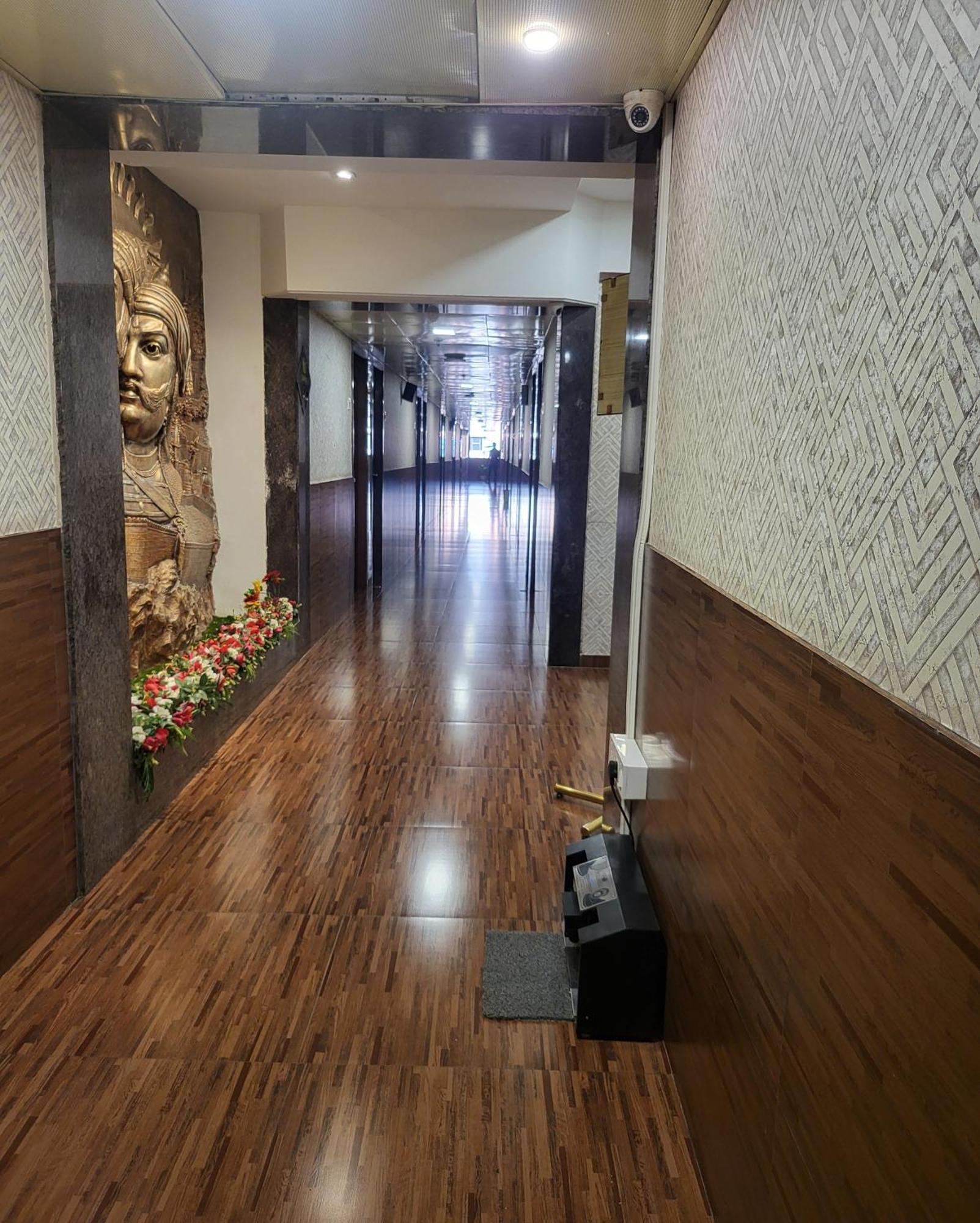 Hotel Maharana Inn Chembur Bombaim Exterior foto